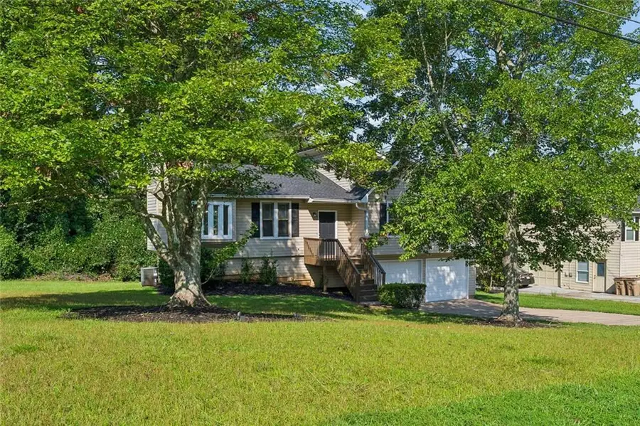 1015 Malibu Drive, Marietta, GA 30066 - #2