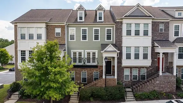 327 Hudson Way, Woodstock, GA 30189