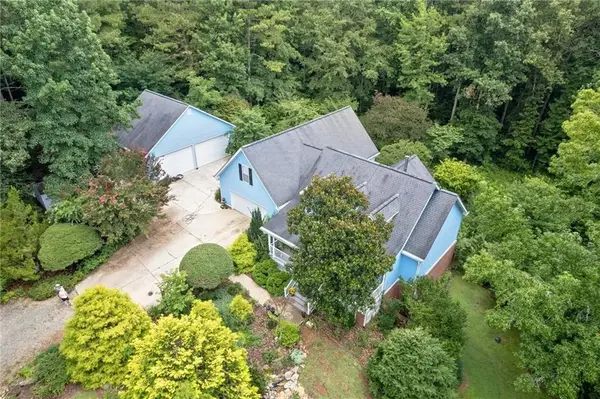 1555 Maple Ridge Drive, Loganville, GA 30052