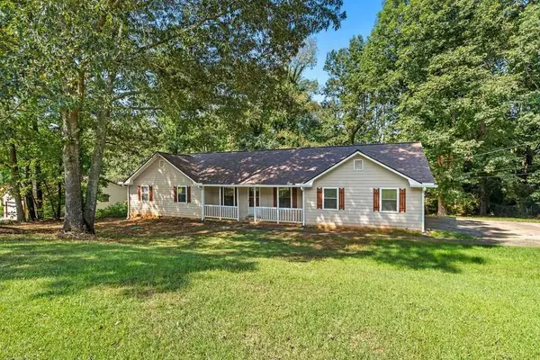 212 Farmbrook Parkway E, Stockbridge, GA 30281