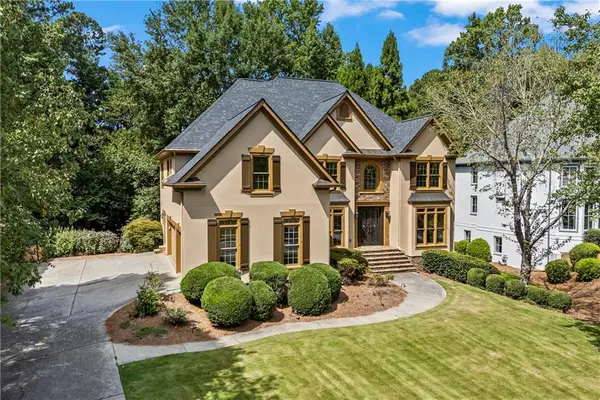 5545 Stoneleigh Drive, Suwanee, GA 30024
