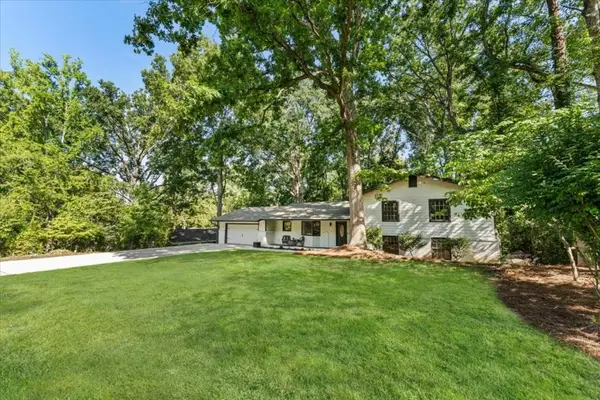 1606 E Nancy Creek Drive, Brookhaven, GA 30319