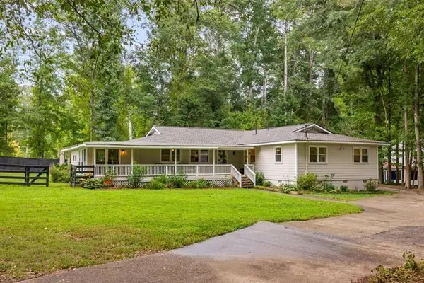 285 Air Acres Way, Woodstock, GA 30188