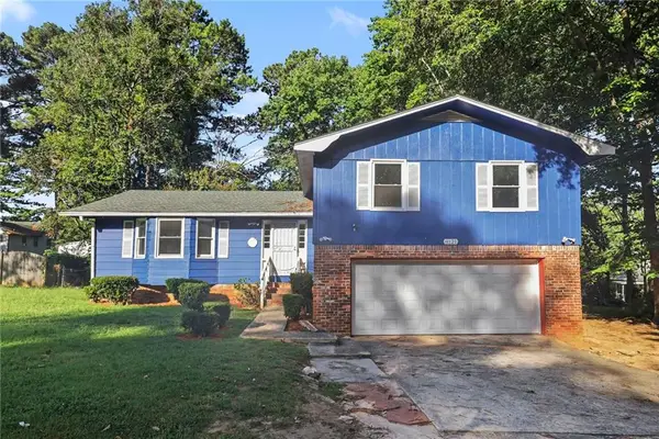 8121 Woodcliff Trail, Riverdale, GA 30274