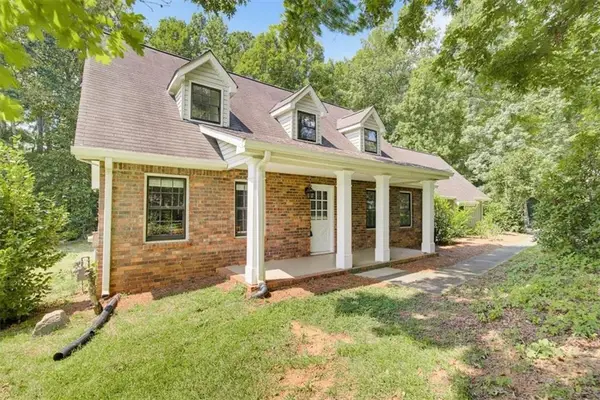 435 NW Stonehenge Drive, Marietta, GA 30064