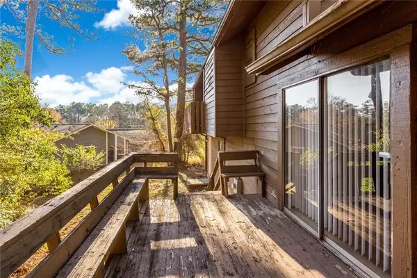 8642 Plumtree Drive, Riverdale, GA 30274