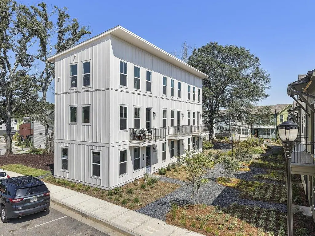 498 Burroughs St Se #323, Atlanta, GA 30315 - #1