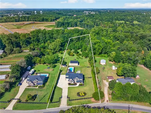 415 Skelton Road, Hoschton, GA 30548