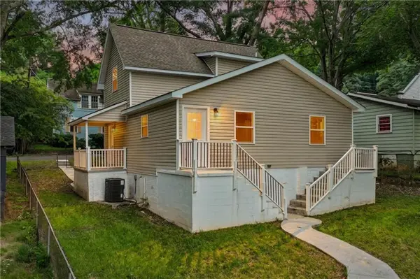 13 Hillside Avenue, Lindale, GA 30161