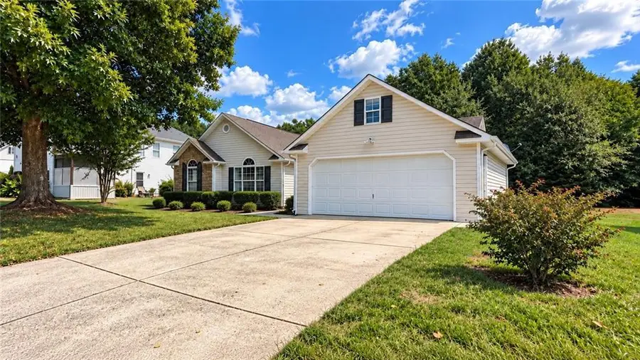 6330 Queensdale Drive, Douglasville, GA 30135 - #2