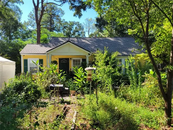 2042 Arlington Circle Nw, Atlanta, GA 30318
