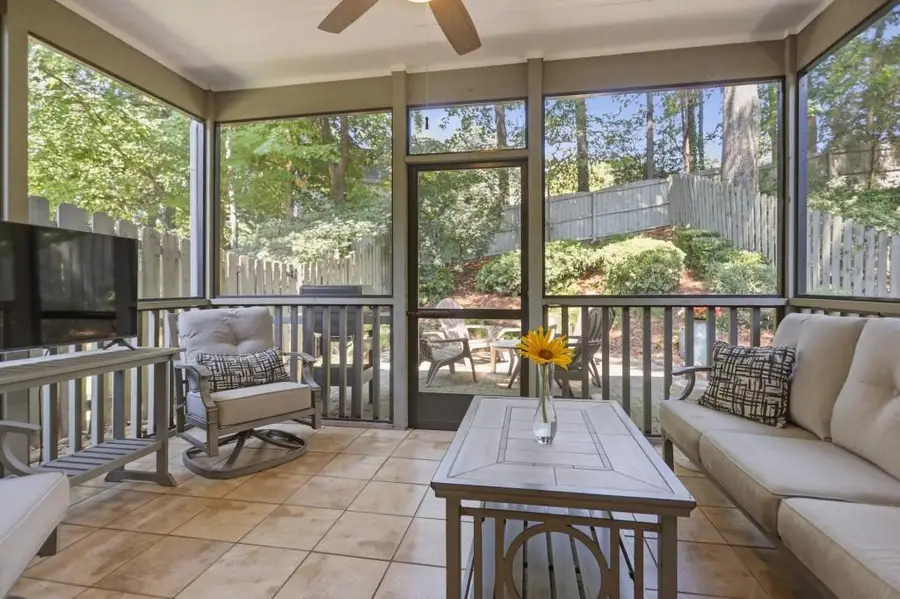 1085 Davis Circle Nw #R, Atlanta, GA 30318 - #2