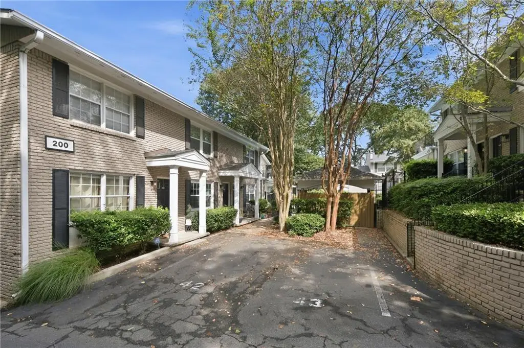 2232 Dunseath Avenue Nw #203, Atlanta, GA 30318 - #1