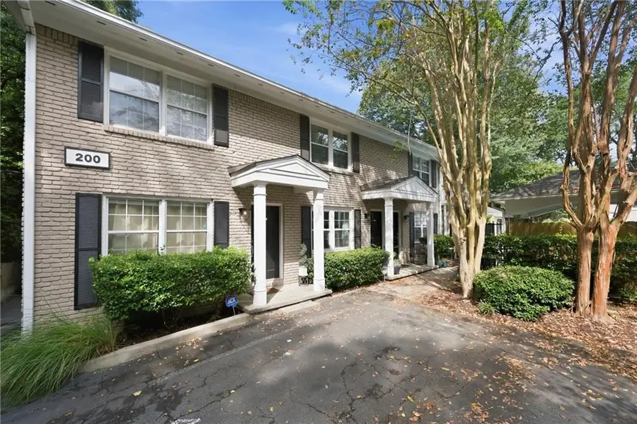 2232 Dunseath Avenue Nw #203, Atlanta, GA 30318 - #2