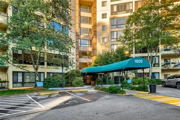 1800 Clairmont Lake #218, Decatur, GA 30033