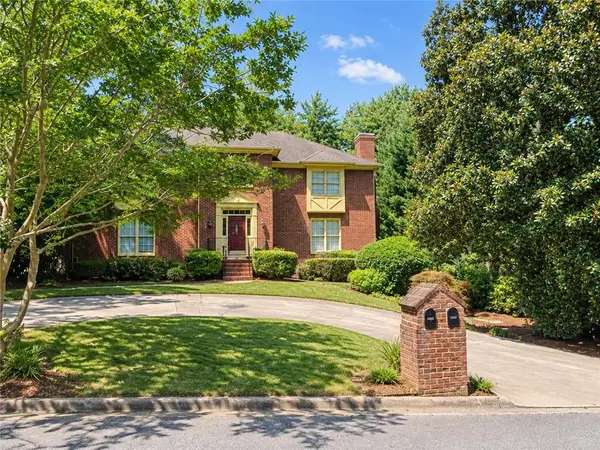 8880 Carroll Manor Drive, Atlanta, GA 30350