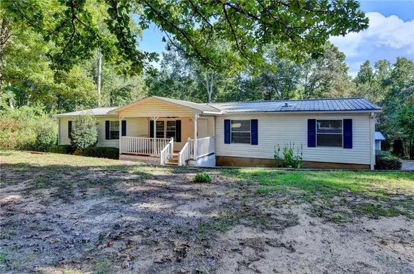 5500 Hemlock Court, Lula, GA 30554