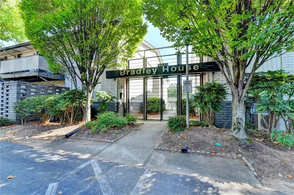 3501 Roswell Road Ne #107, Atlanta, GA 30305