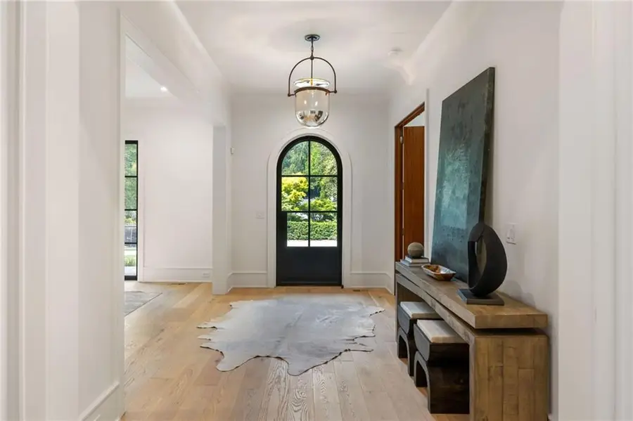 1347 W Wesley Road Nw, Atlanta, GA 30327 - #2
