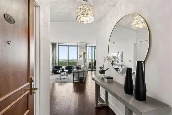 700 Park Regency Place Ne #2404, Atlanta, GA 30326