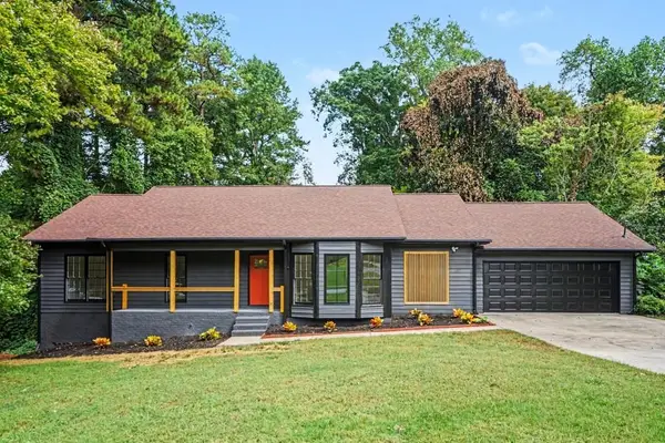 2016 Crescent Drive, Snellville, GA 30078