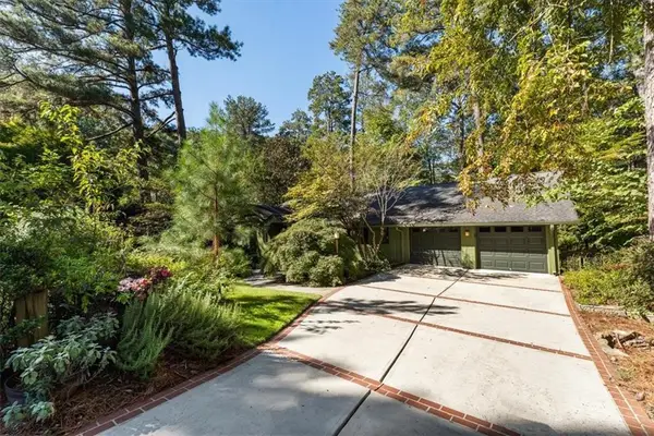 892 Castle Falls Drive Ne, Atlanta, GA 30329