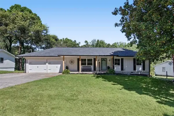 205 Woodglen Drive, Woodstock, GA 30188