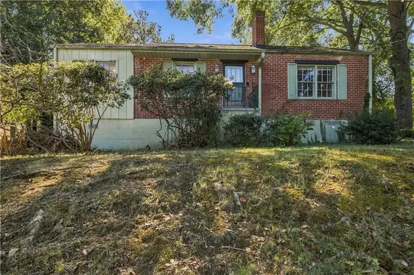 620 S Gordon Circle, Hapeville, GA 30354