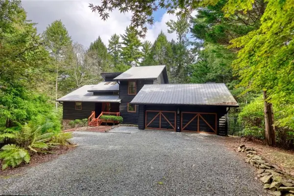 450 Flat Creek Circle, Blue Ridge, GA 30513