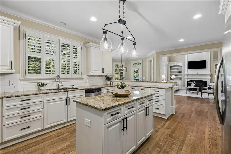 115 Amberly Place, Roswell, GA 30075 - #2