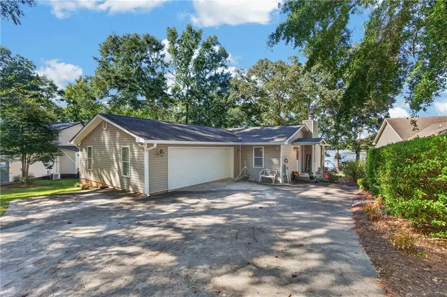 174 Honeysuckle Road Nw, Milledgeville, GA 31061 - #2