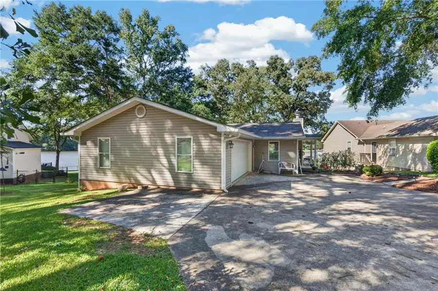 174 Honeysuckle Road Nw, Milledgeville, GA 31061 - #3