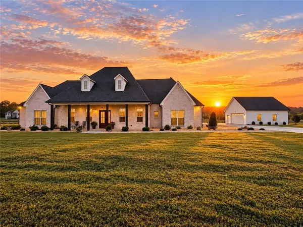 29 Ravenfield Road, Taylorsville, GA 30178