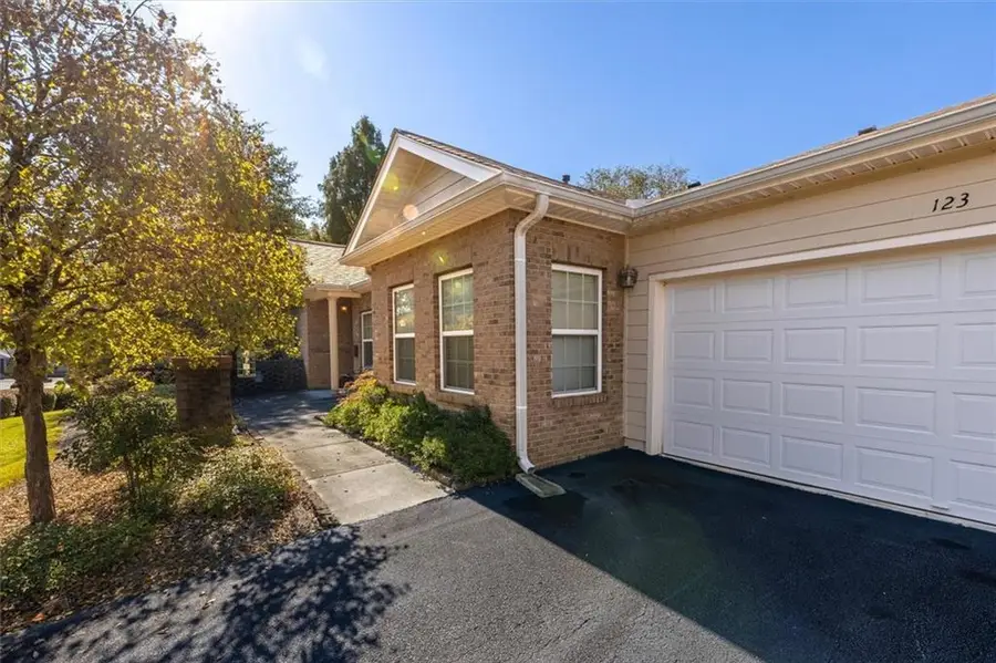 123 Villa Park Circle, Stone Mountain, GA 30087 - #2