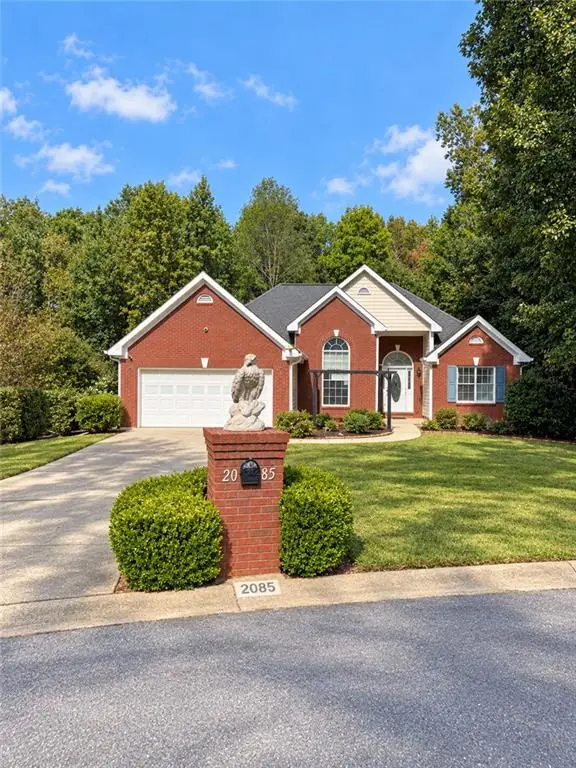 2085 Oakpointe Court, Buford, GA 30519