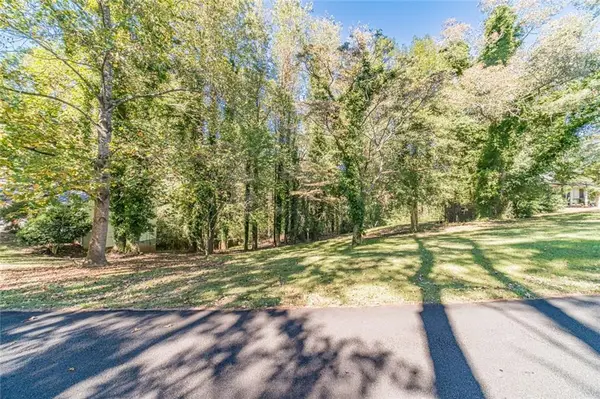 3319 Little Circle, Gainesville, GA 30506