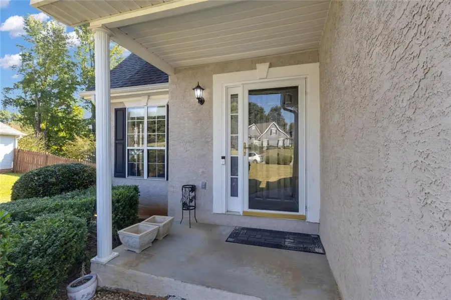 121 Kingsbrook Circle, Newnan, GA 30265 - #3
