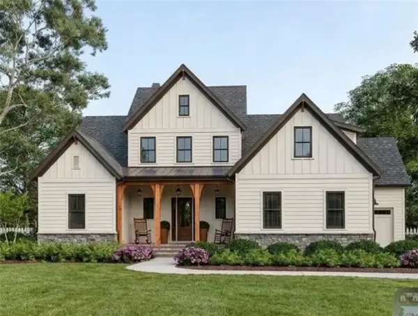 2628 Amberly Drive, Dunwoody, GA 30360