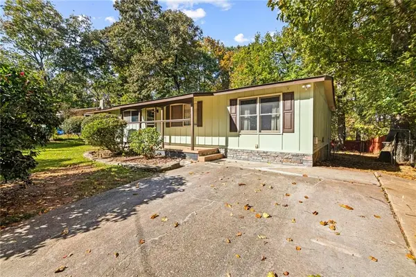 423 Azalea Drive, Stockbridge, GA 30281