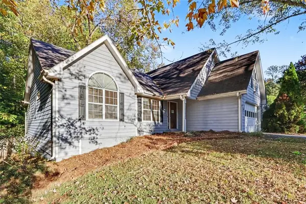 2705 Trotters Pointe Drive, Snellville, GA 30039