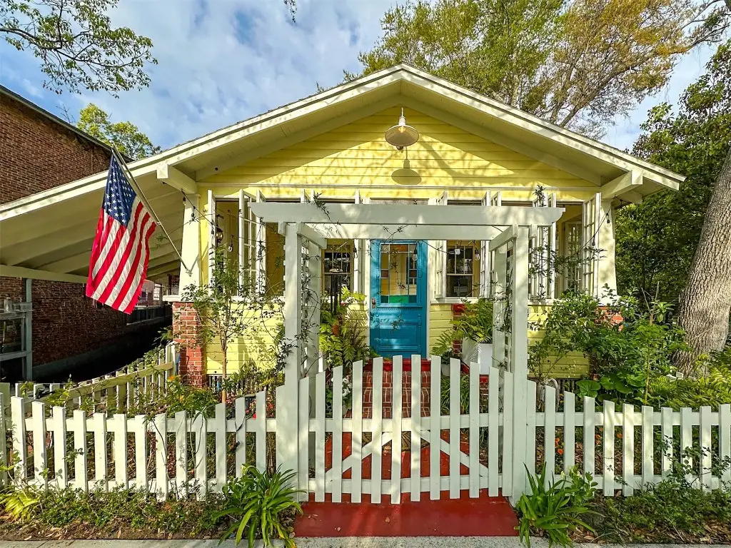 27 S 5th Street, Fernandina Beach, FL 32034 - Image #1