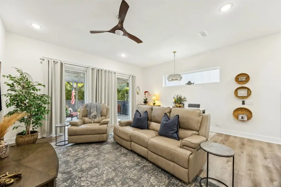 407 S 14th Street, Fernandina Beach, FL 32034 - Image #2