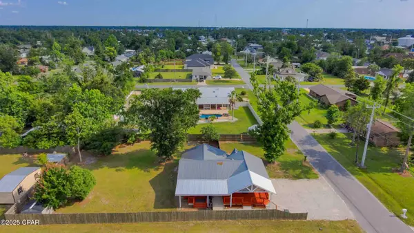 911 Indiana Avenue, Lynn Haven, FL 32444