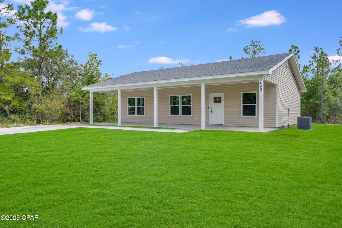 1904 Sunny Hills Boulevard, Chipley, FL 32428 - Image #1