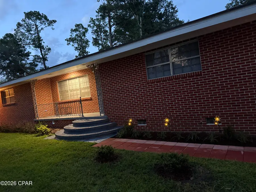 1021 8th Avenue, Graceville, FL 32440 - Image #3