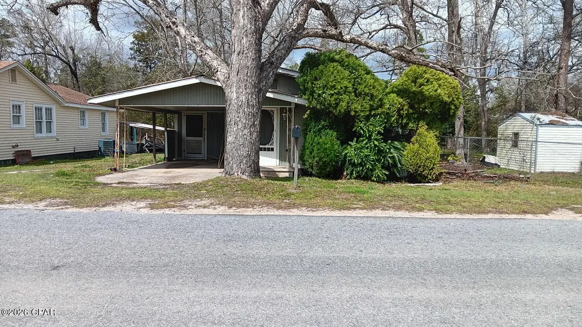 1352 Watts Avenue, Chipley, FL 32428 - #1