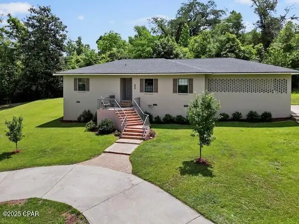 2956 N Caledonia Street, Marianna, FL 32446