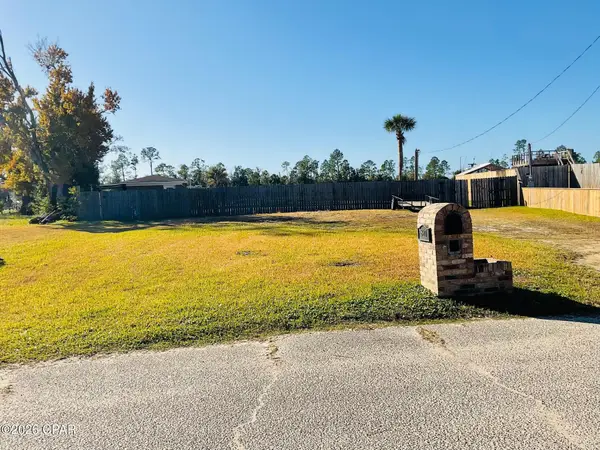 810 W 8th Street Circle, Lynn Haven, FL 32444