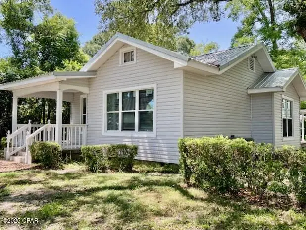 1038 E 8th Avenue, Graceville, FL 32440 - #2