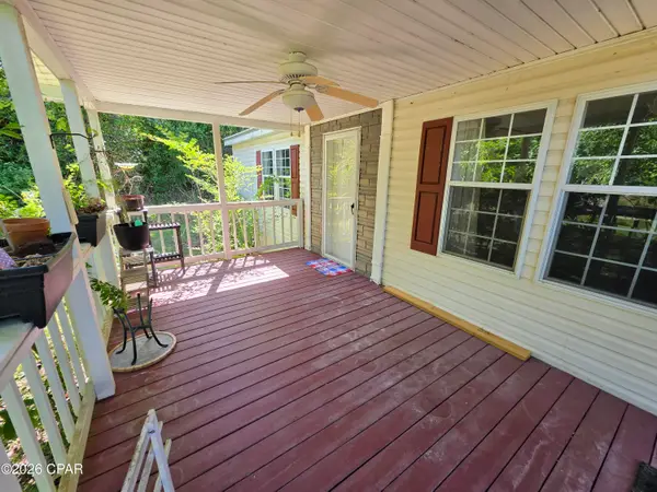 7883 Paula Street, Sneads, FL 32460